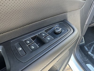 2026 Volkswagen Atlas Cross Sport 2.0T SEL R-Line Black 4MOTION