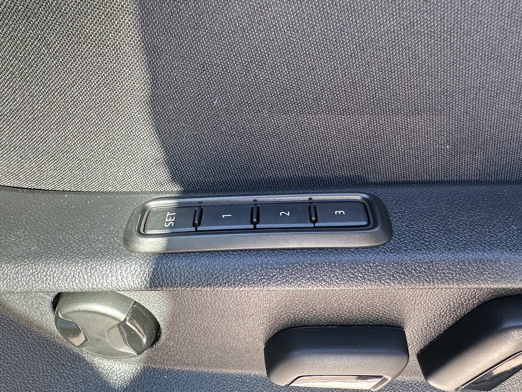 2026 Volkswagen Atlas Cross Sport 2.0T SEL R-Line Black 4MOTION