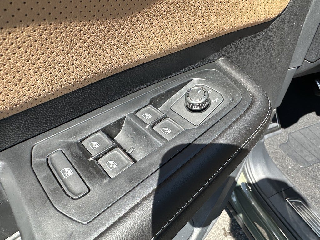 2026 Volkswagen Atlas Cross Sport 2.0T SEL R-Line Black 4MOTION