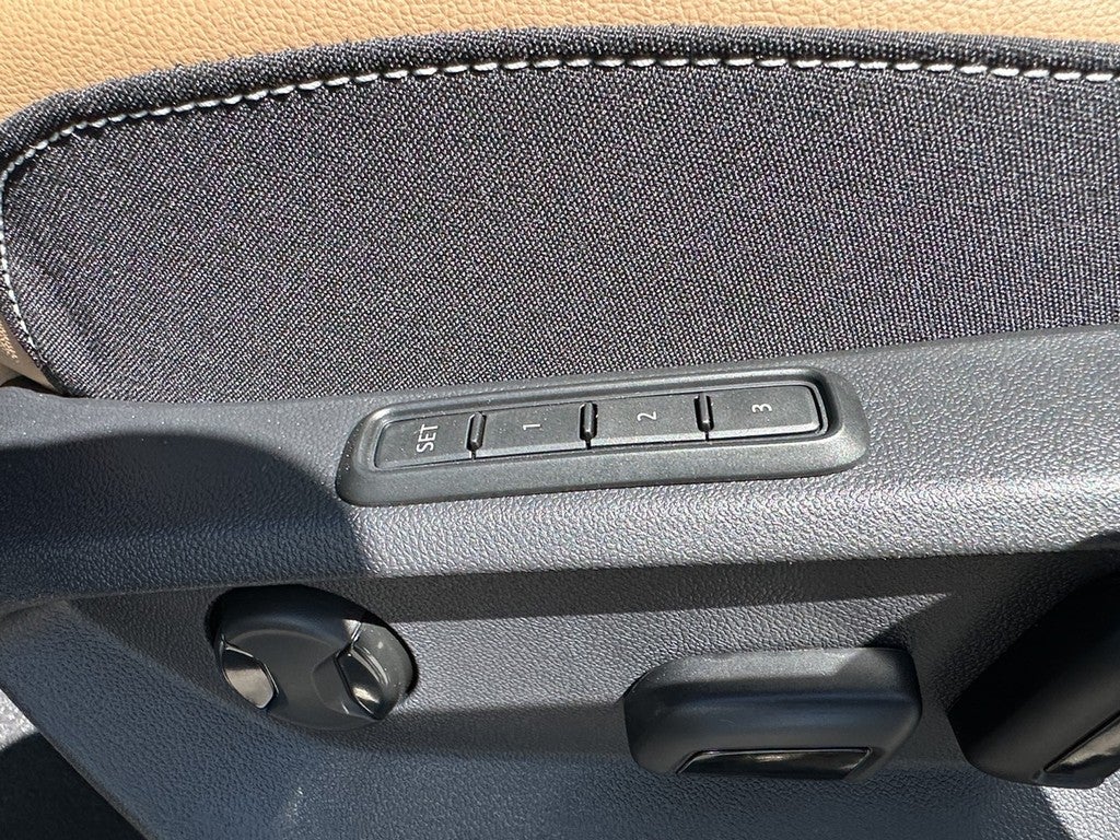 2026 Volkswagen Atlas Cross Sport 2.0T SEL R-Line Black 4MOTION