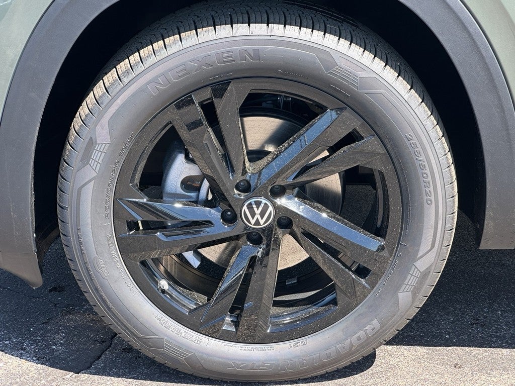 2026 Volkswagen Atlas Cross Sport 2.0T SEL R-Line Black 4MOTION