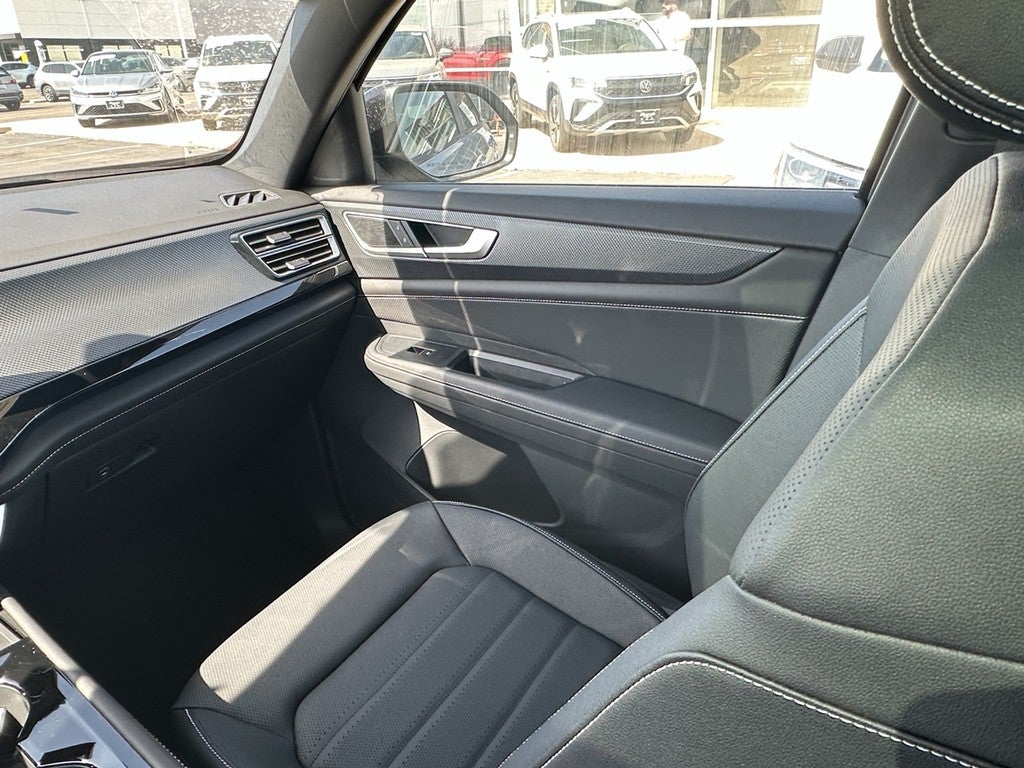 2025 Volkswagen Atlas Cross Sport 2.0T SEL R-Line Black 4MOTION