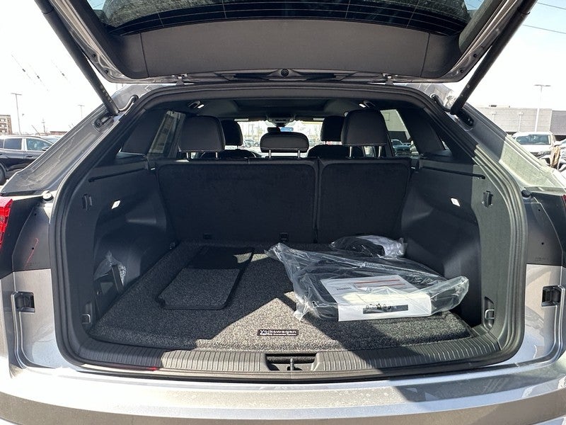 2025 Volkswagen Atlas Cross Sport 2.0T SEL R-Line Black 4MOTION