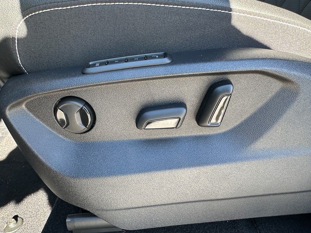 2026 Volkswagen Atlas Cross Sport 2.0T SEL Premium R-Line 4MOTION