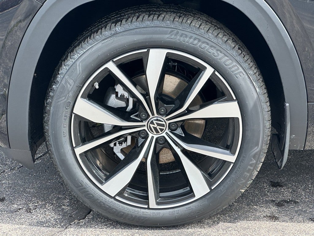 2026 Volkswagen Atlas Cross Sport 2.0T SEL Premium R-Line 4MOTION