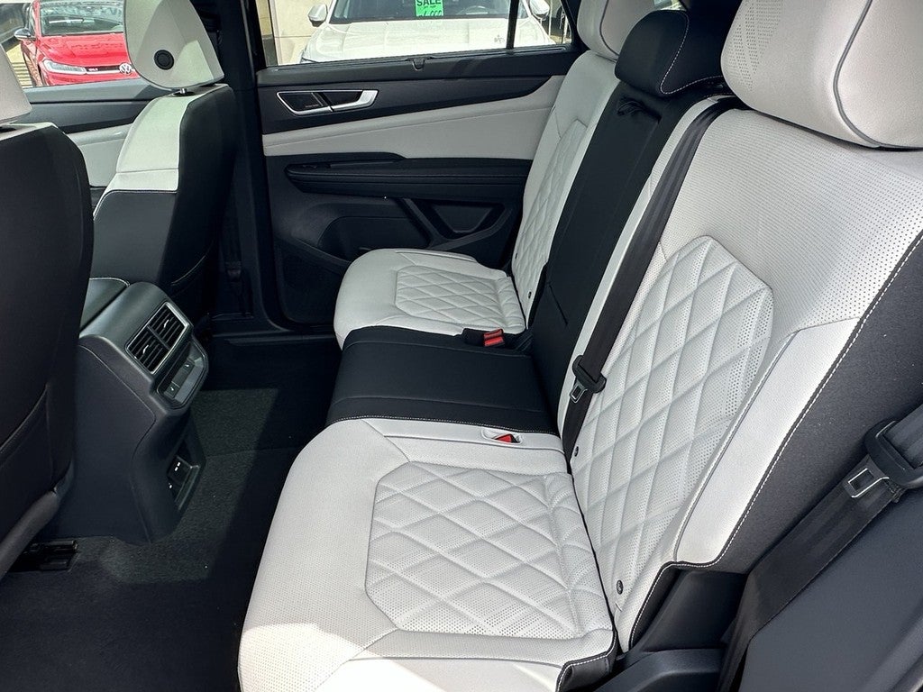 2026 Volkswagen Atlas Cross Sport 2.0T SEL Premium R-Line 4MOTION