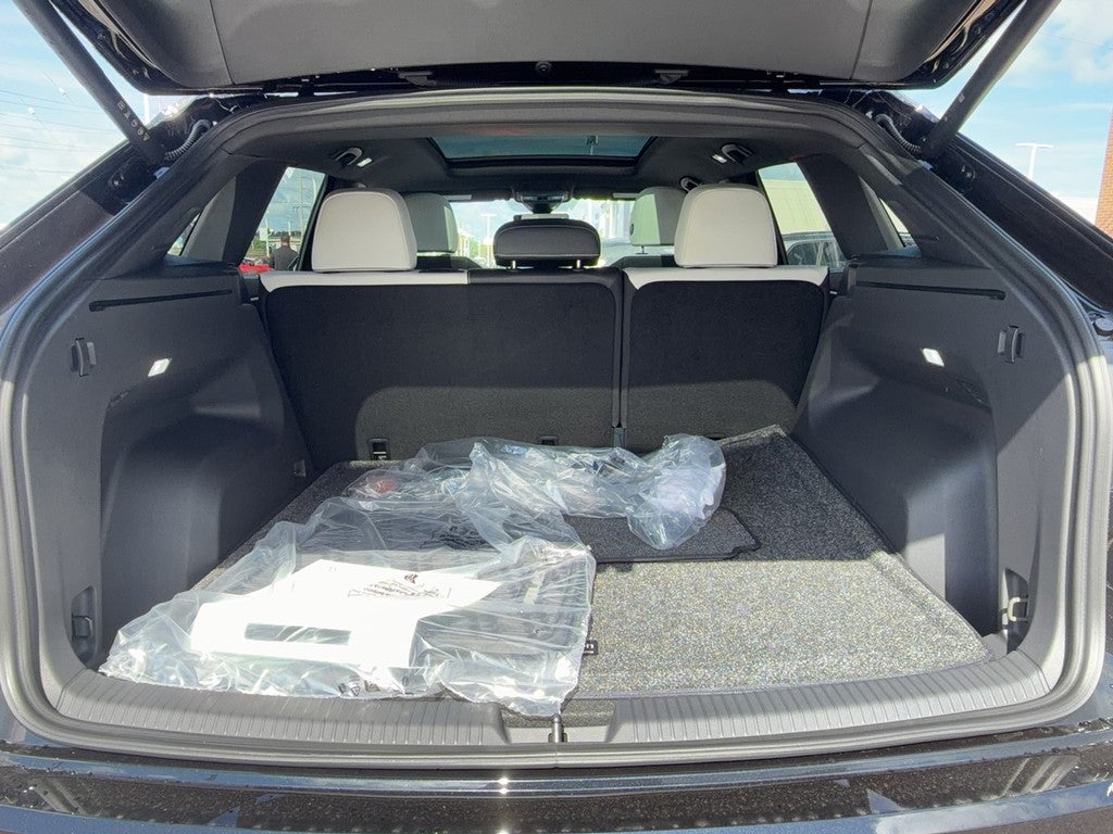 2026 Volkswagen Atlas Cross Sport 2.0T SEL Premium R-Line 4MOTION