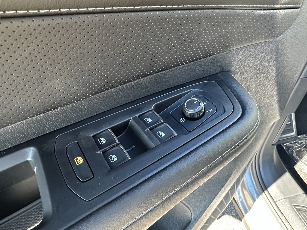 2026 Volkswagen Atlas Cross Sport 2.0T SEL Premium R-Line 4MOTION