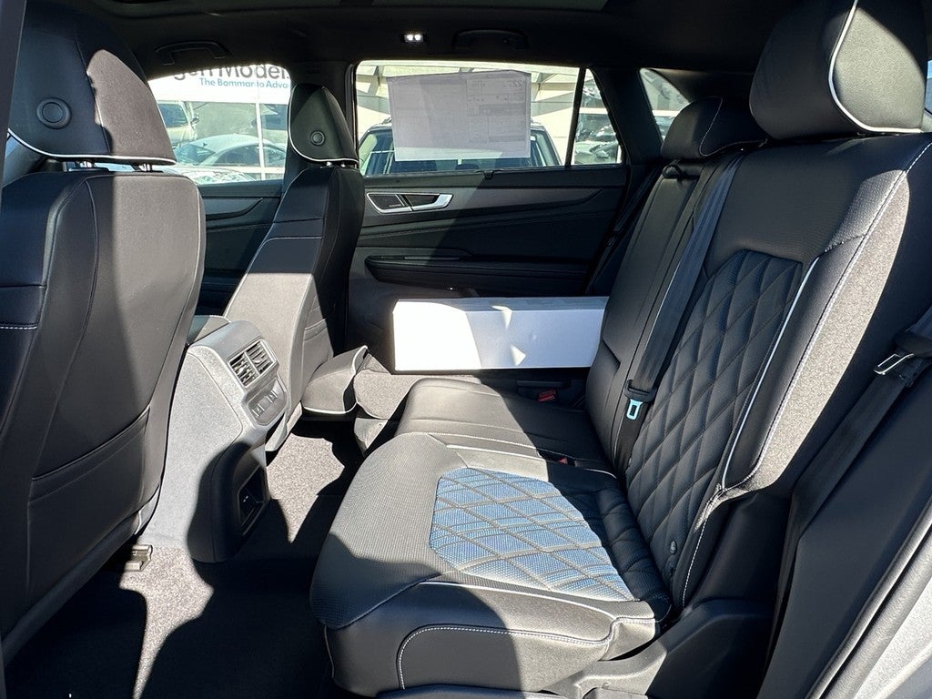 2026 Volkswagen Atlas Cross Sport 2.0T SEL Premium R-Line 4MOTION