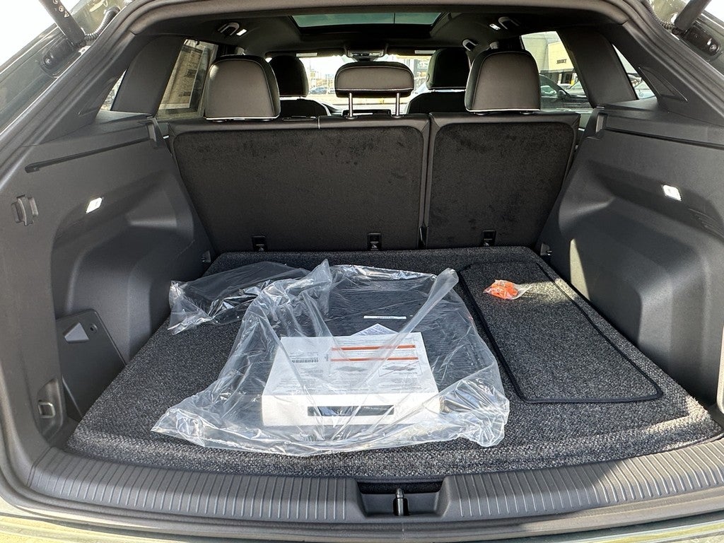 2026 Volkswagen Atlas Cross Sport 2.0T SEL Premium R-Line 4MOTION