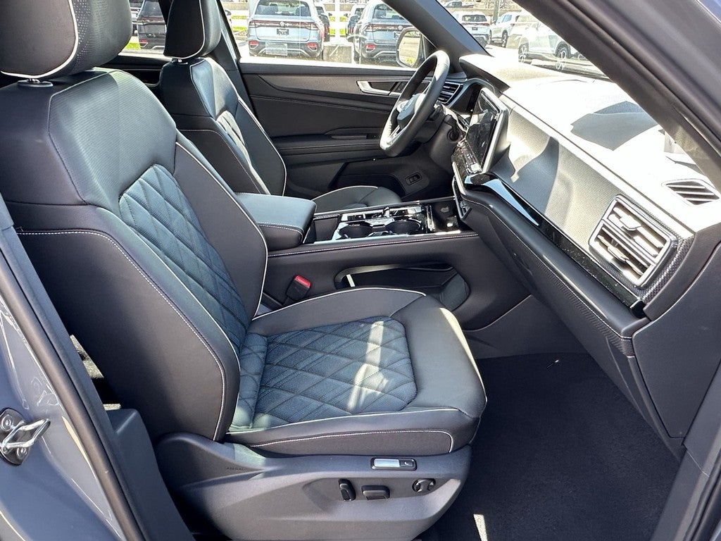 2026 Volkswagen Atlas Cross Sport 2.0T SEL Premium R-Line 4MOTION