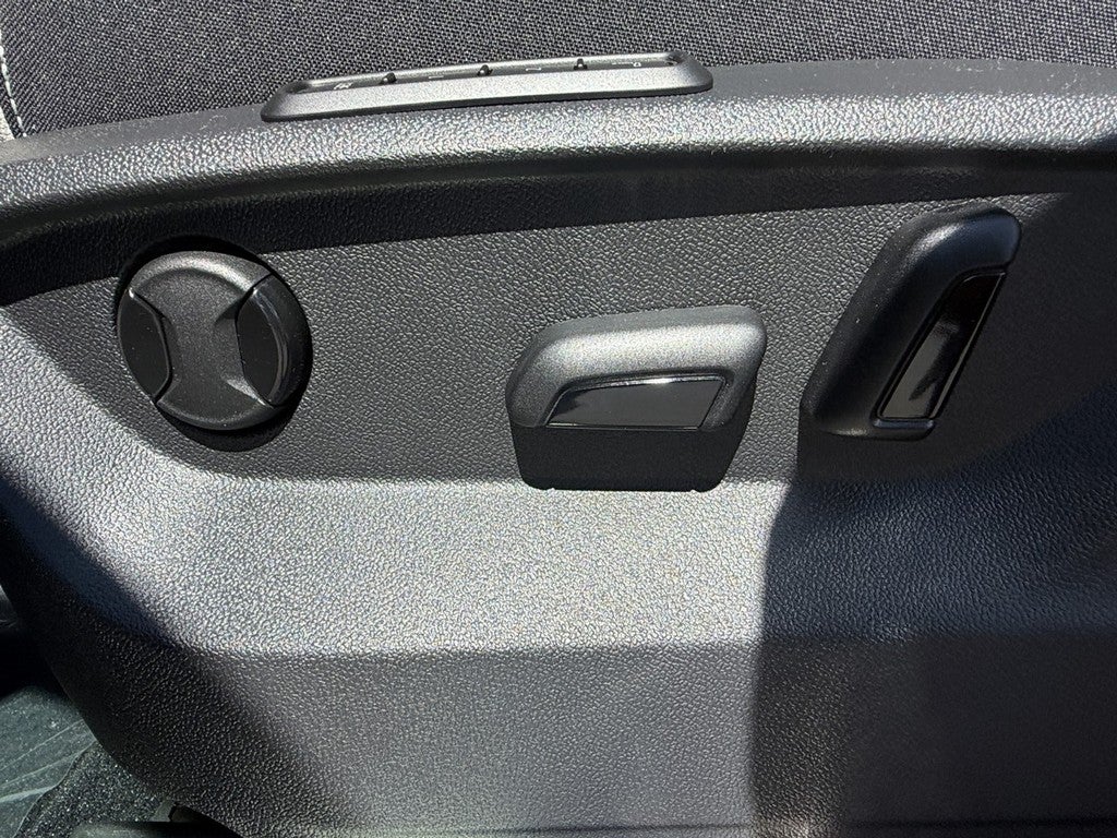 2026 Volkswagen Atlas Cross Sport 2.0T SEL Premium R-Line 4MOTION