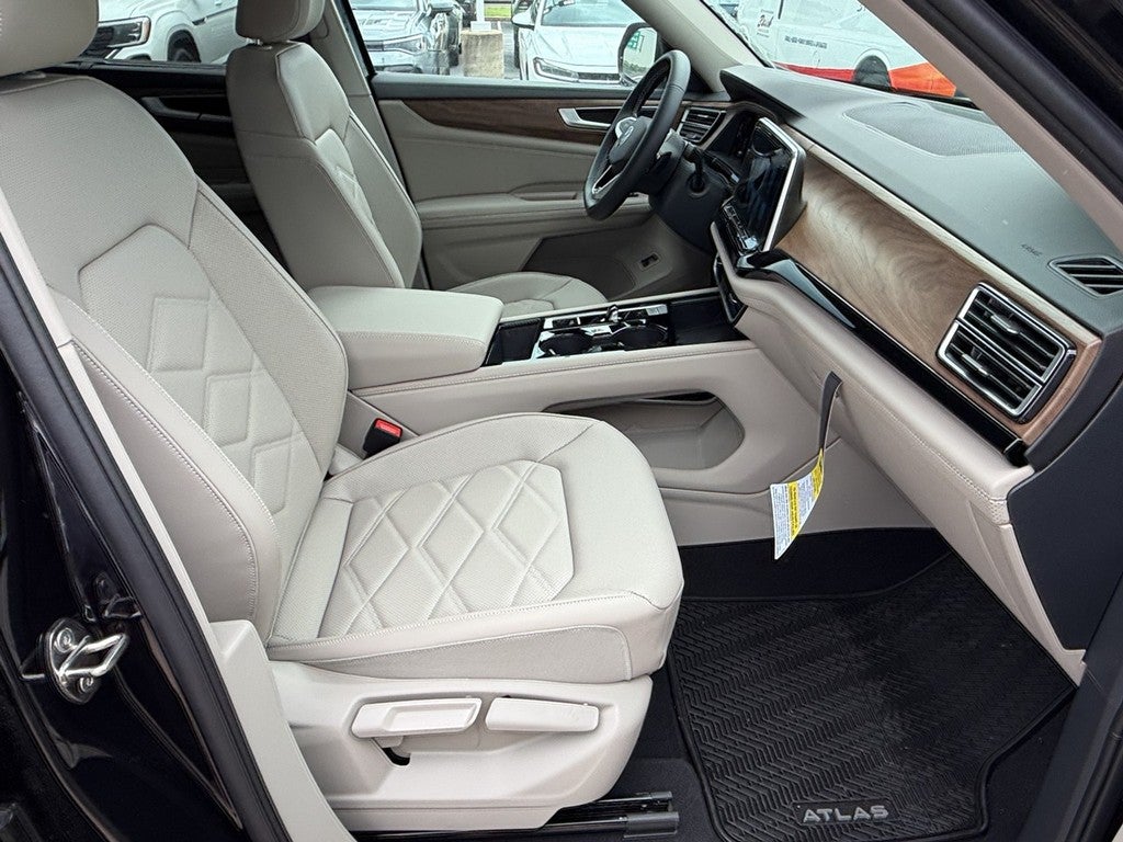 2026 Volkswagen Atlas 2.0T SE w/Technology 4MOTION