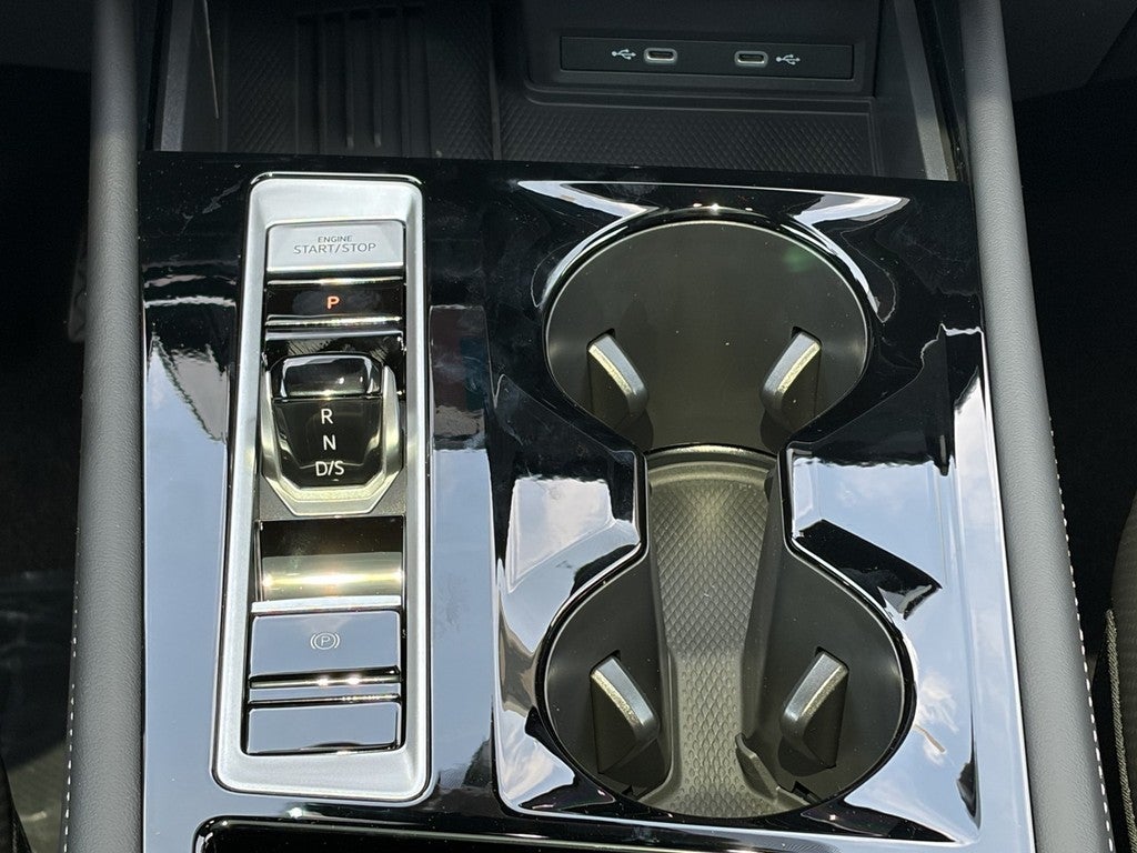 2026 Volkswagen Atlas Cross Sport 2.0T SE w/Technology FWD