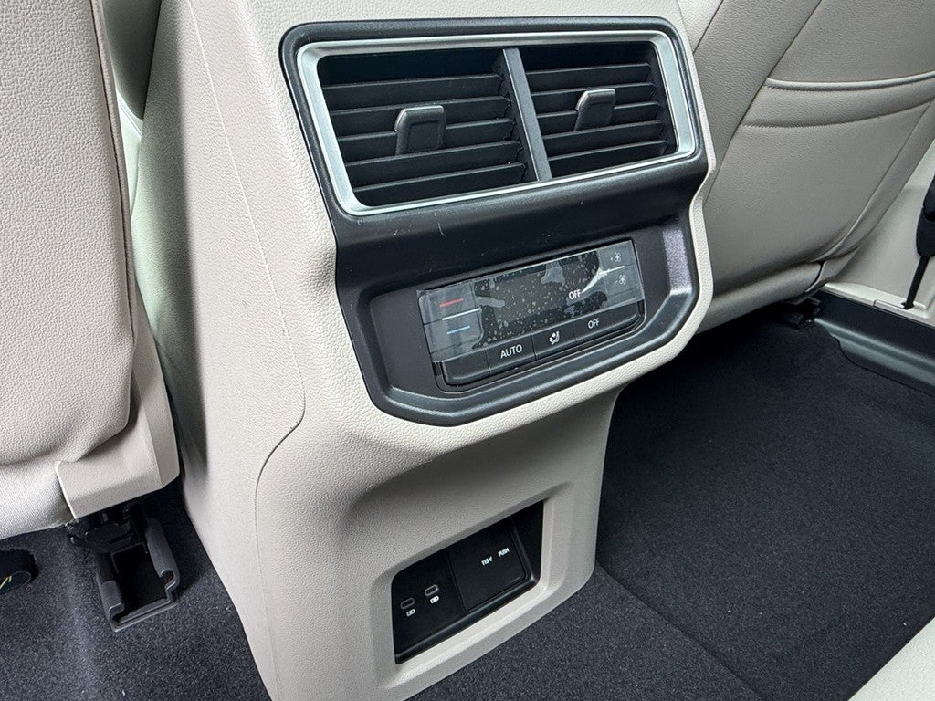 2026 Volkswagen Atlas 2.0T SE w/Technology FWD