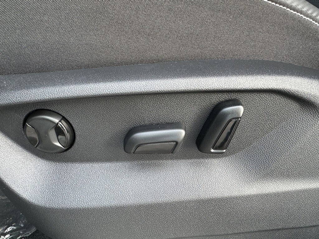 2026 Volkswagen Atlas Cross Sport 2.0T SE w/Technology 4MOTION