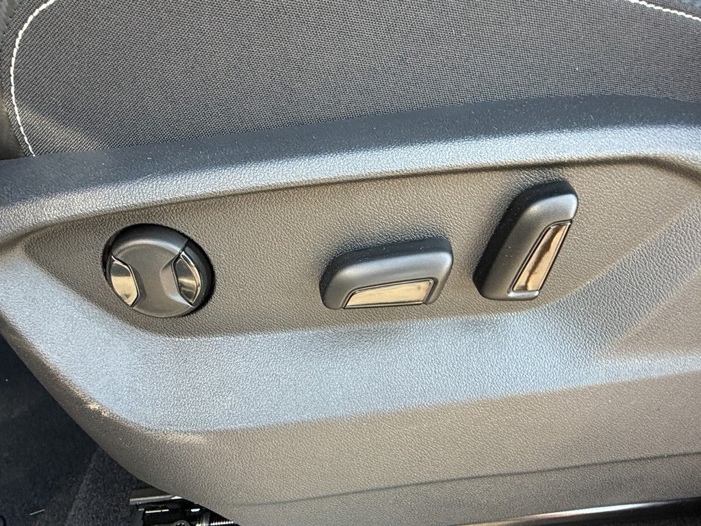 2026 Volkswagen Atlas Cross Sport 2.0T SE w/Technology 4MOTION