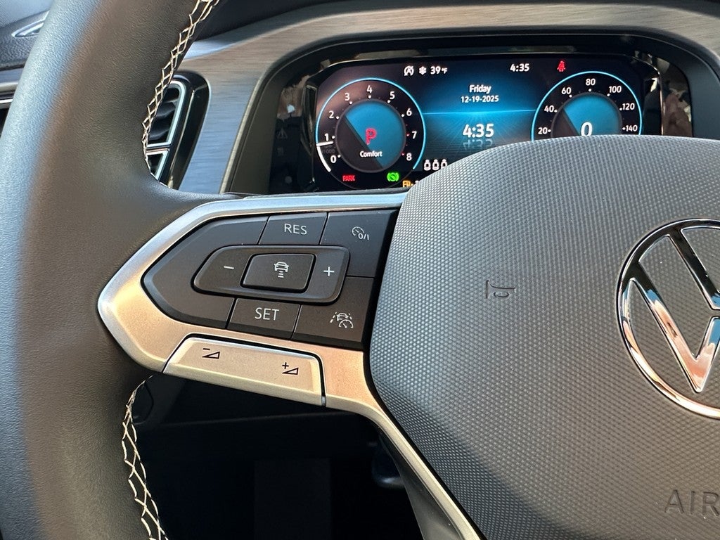 2026 Volkswagen Atlas Cross Sport 2.0T SE w/Technology 4MOTION