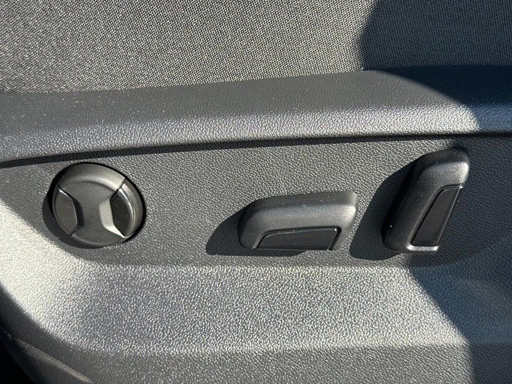 2026 Volkswagen Atlas Cross Sport 2.0T SE w/Technology 4MOTION