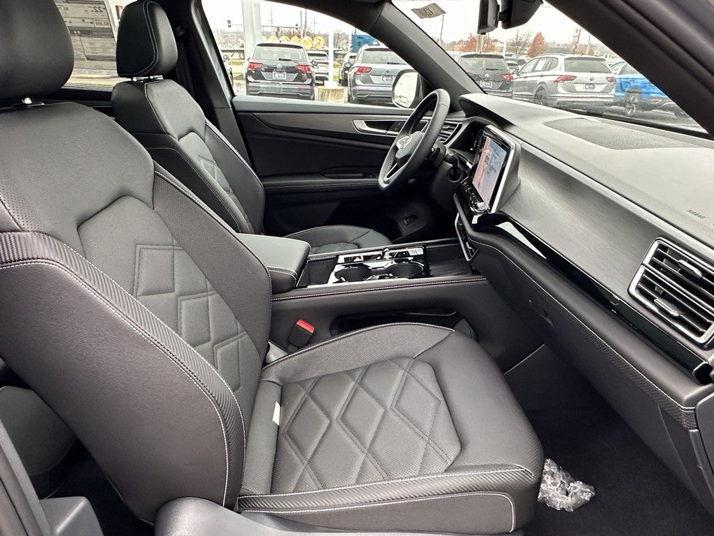 2026 Volkswagen Atlas Cross Sport 2.0T SE w/Technology 4MOTION