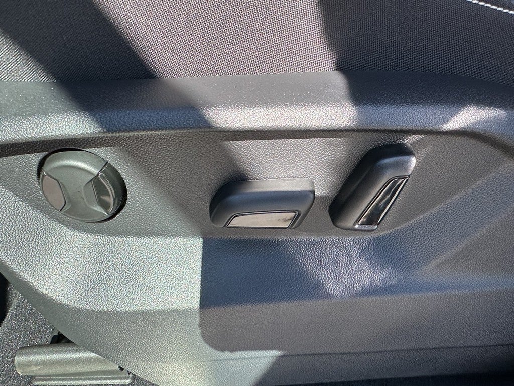 2026 Volkswagen Atlas Cross Sport 2.0T SE w/Technology 4MOTION