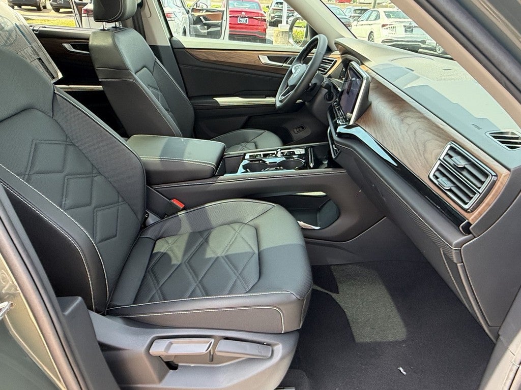 2026 Volkswagen Atlas 2.0T SE w/Technology 4MOTION