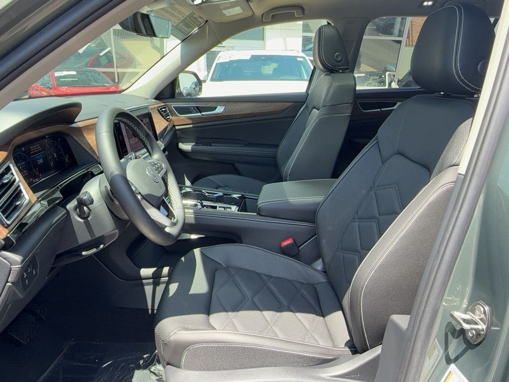 2026 Volkswagen Atlas 2.0T SE w/Technology 4MOTION