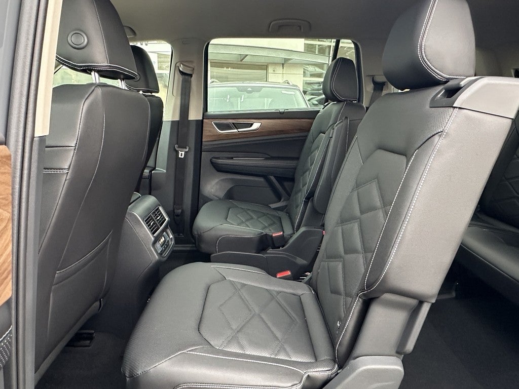 2026 Volkswagen Atlas 2.0T SE w/Technology FWD