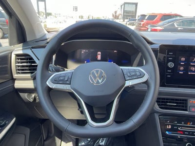 2026 Volkswagen Taos SE Black 4MOTION