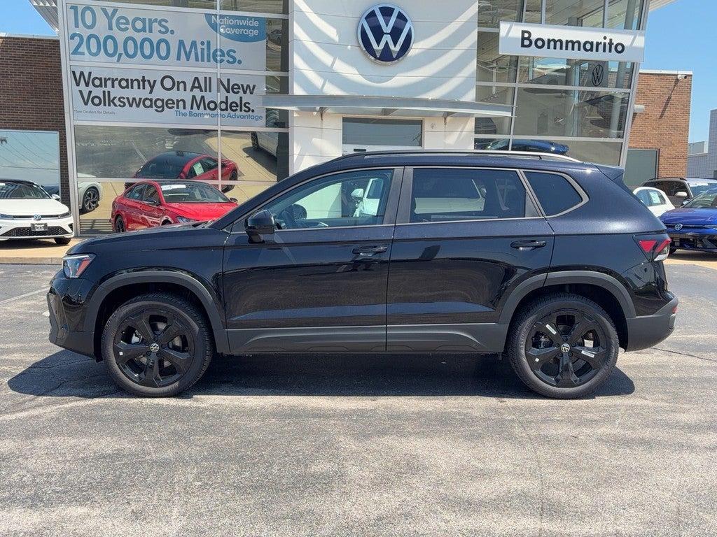 2026 Volkswagen Taos SE Black 4MOTION