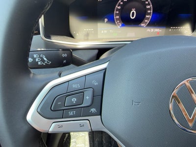 2026 Volkswagen Taos SE Black 4MOTION
