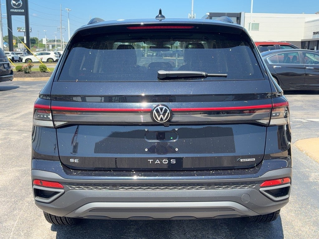2026 Volkswagen Taos SE Black 4MOTION