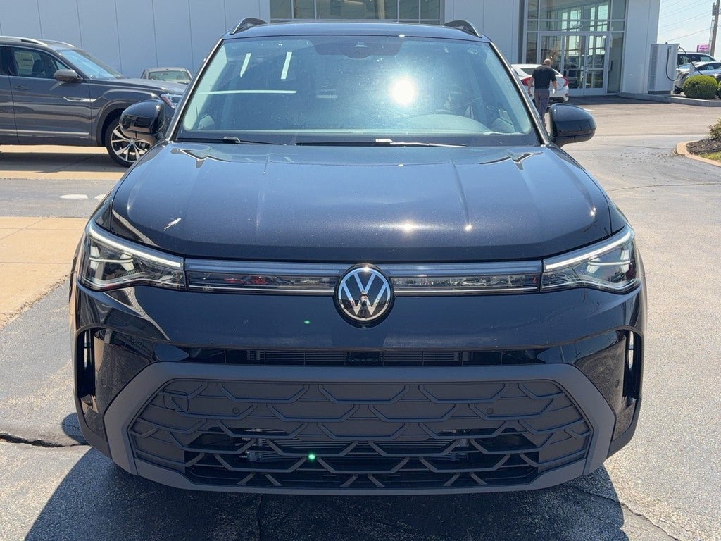 2026 Volkswagen Taos SE Black 4MOTION