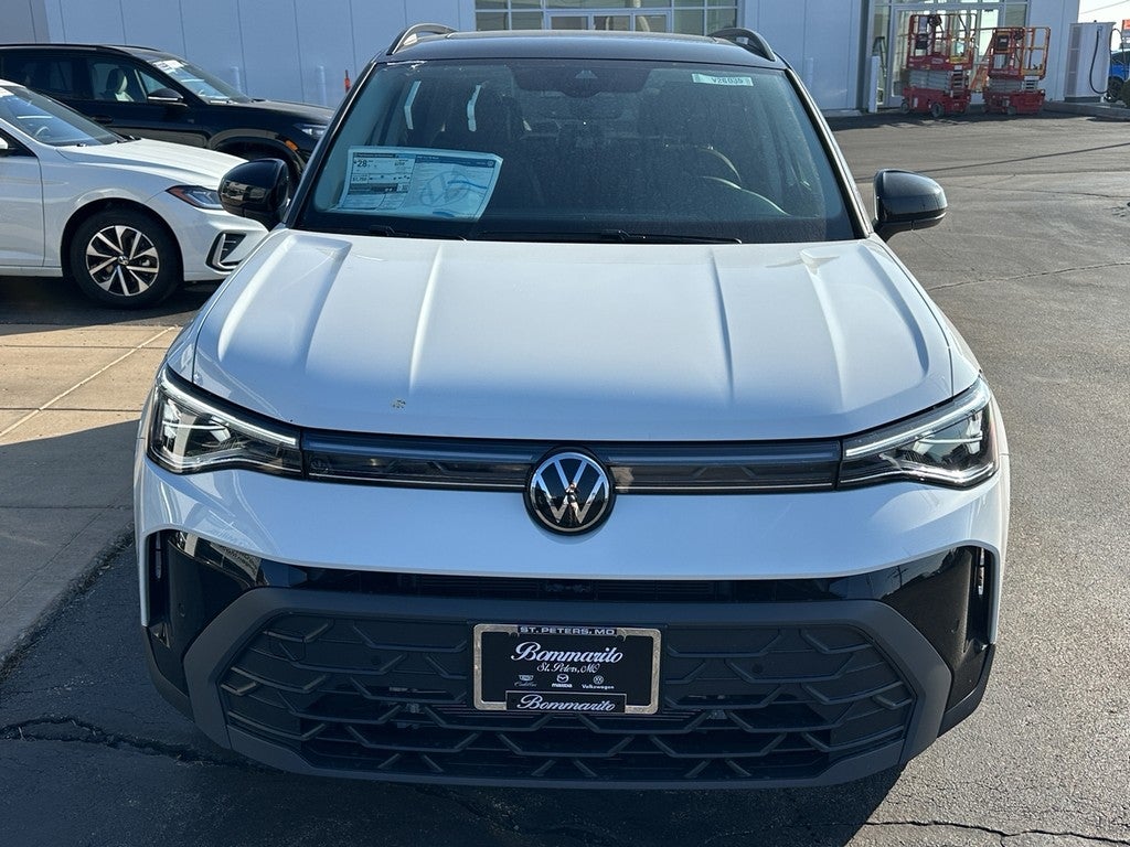 2026 Volkswagen Taos SE Black 4MOTION