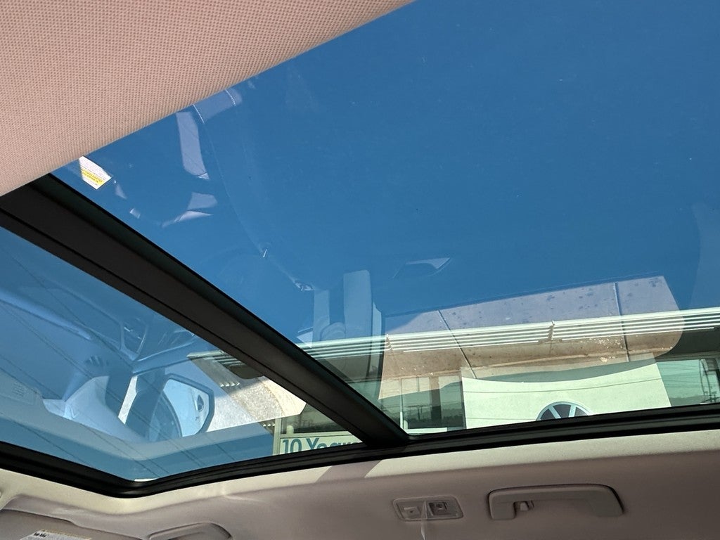 2026 Volkswagen Taos SE Black 4MOTION