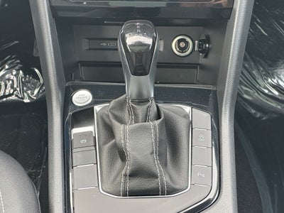 2026 Volkswagen Taos SE Black FWD