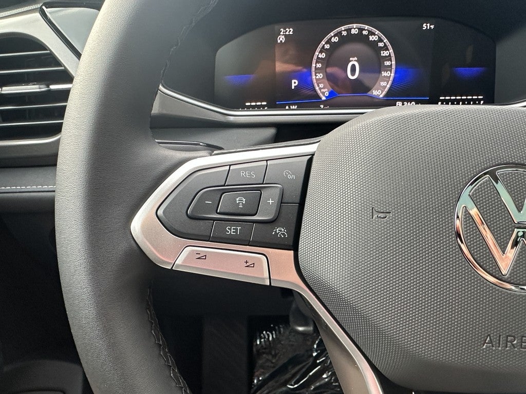 2026 Volkswagen Taos SE Black FWD