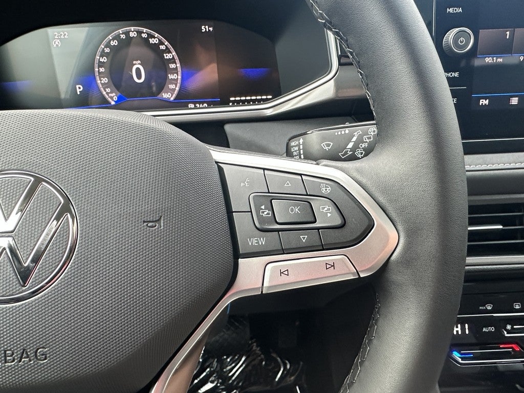 2026 Volkswagen Taos SE Black FWD