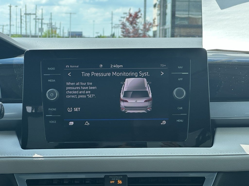 2025 Volkswagen Taos SEL 4MOTION