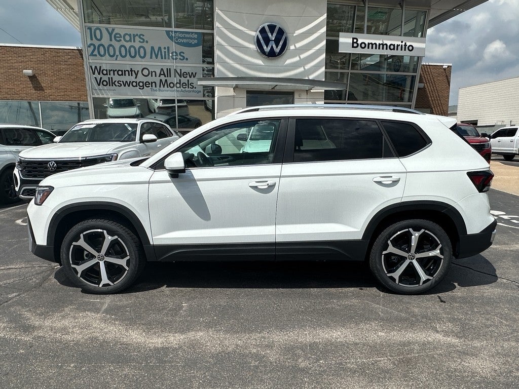 2025 Volkswagen Taos SEL 4MOTION