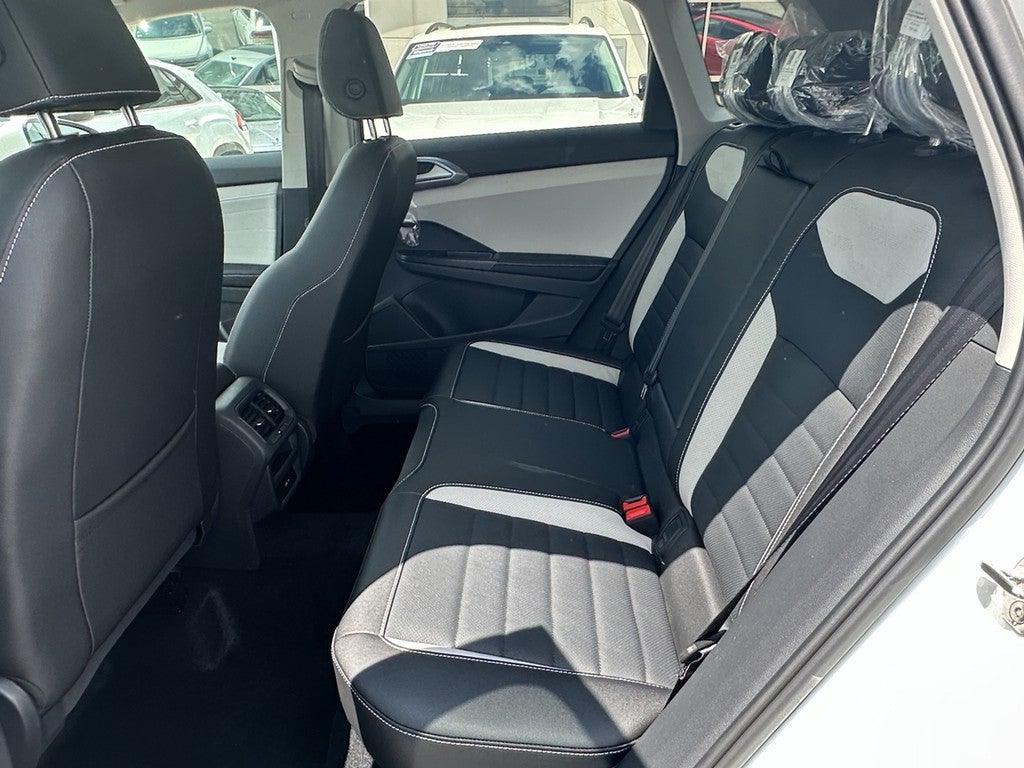 2025 Volkswagen Taos SEL 4MOTION