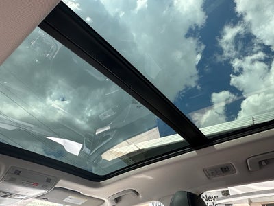 2025 Volkswagen Taos SEL 4MOTION