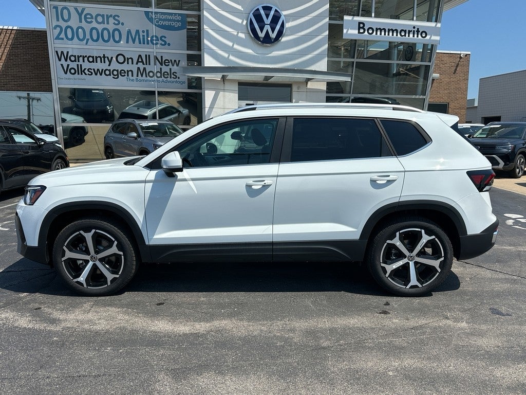 2025 Volkswagen Taos SEL 4MOTION