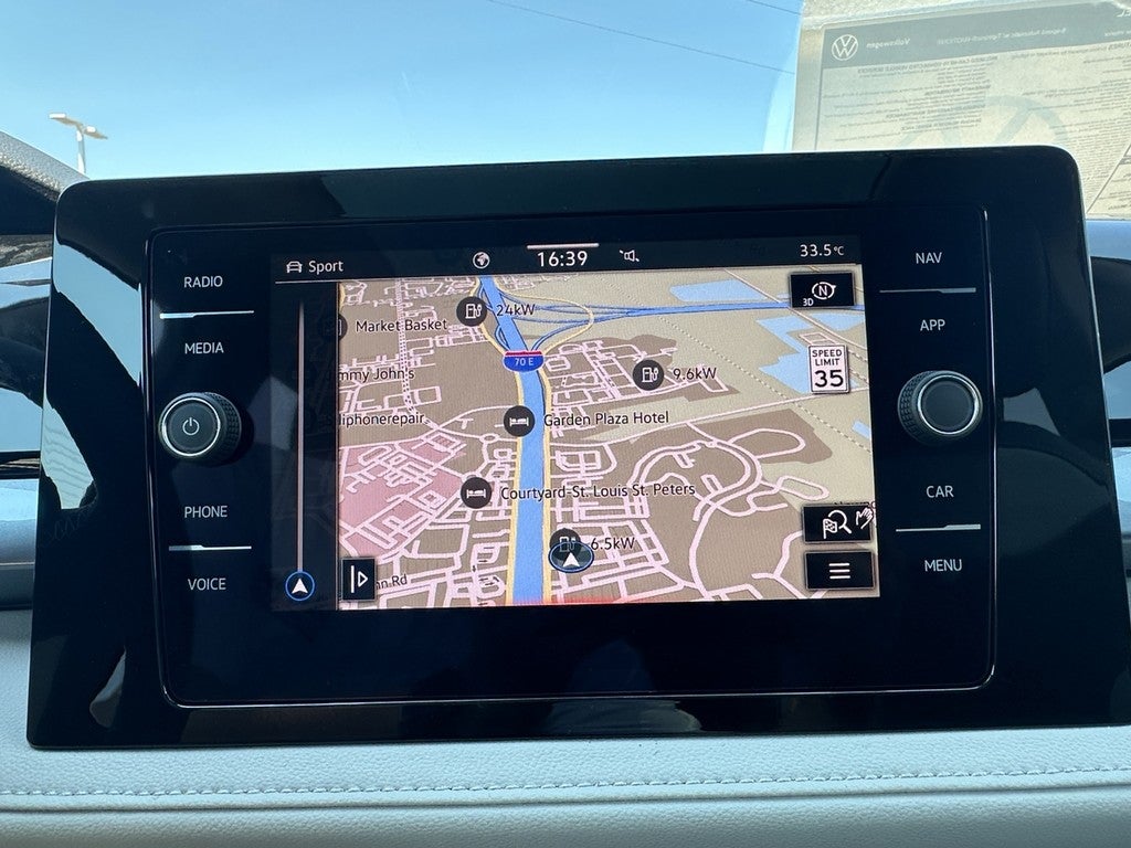 2025 Volkswagen Taos SEL 4MOTION