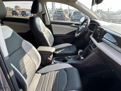 2025 Volkswagen Taos SEL 4MOTION