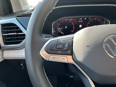 2025 Volkswagen Taos SEL 4MOTION