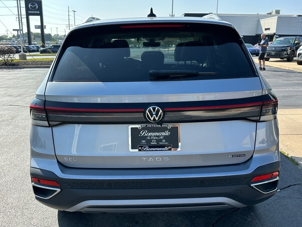 2025 Volkswagen Taos SEL 4MOTION