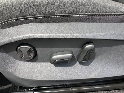 2025 Volkswagen Taos SEL 4MOTION