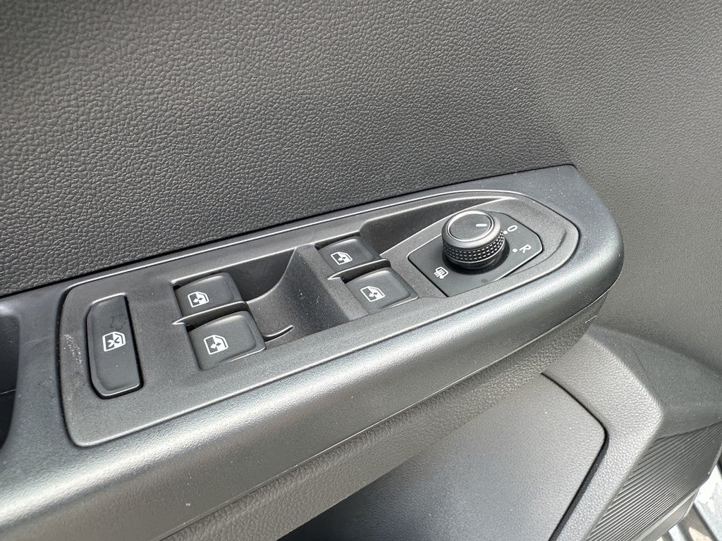 2025 Volkswagen Taos SEL 4MOTION