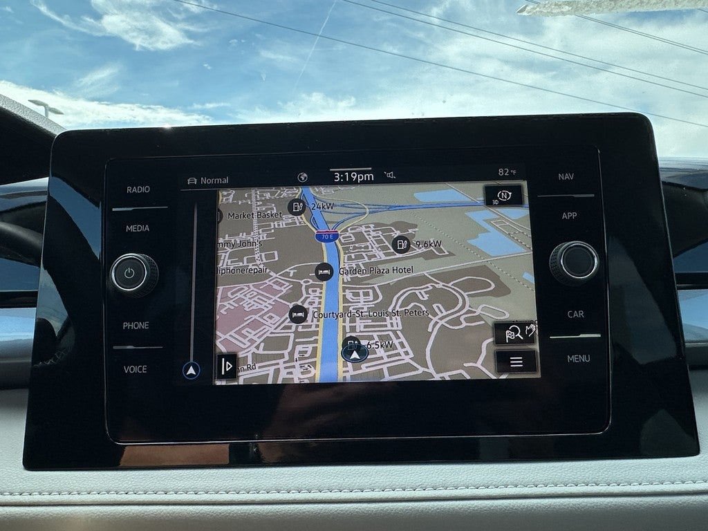 2025 Volkswagen Taos SEL 4MOTION